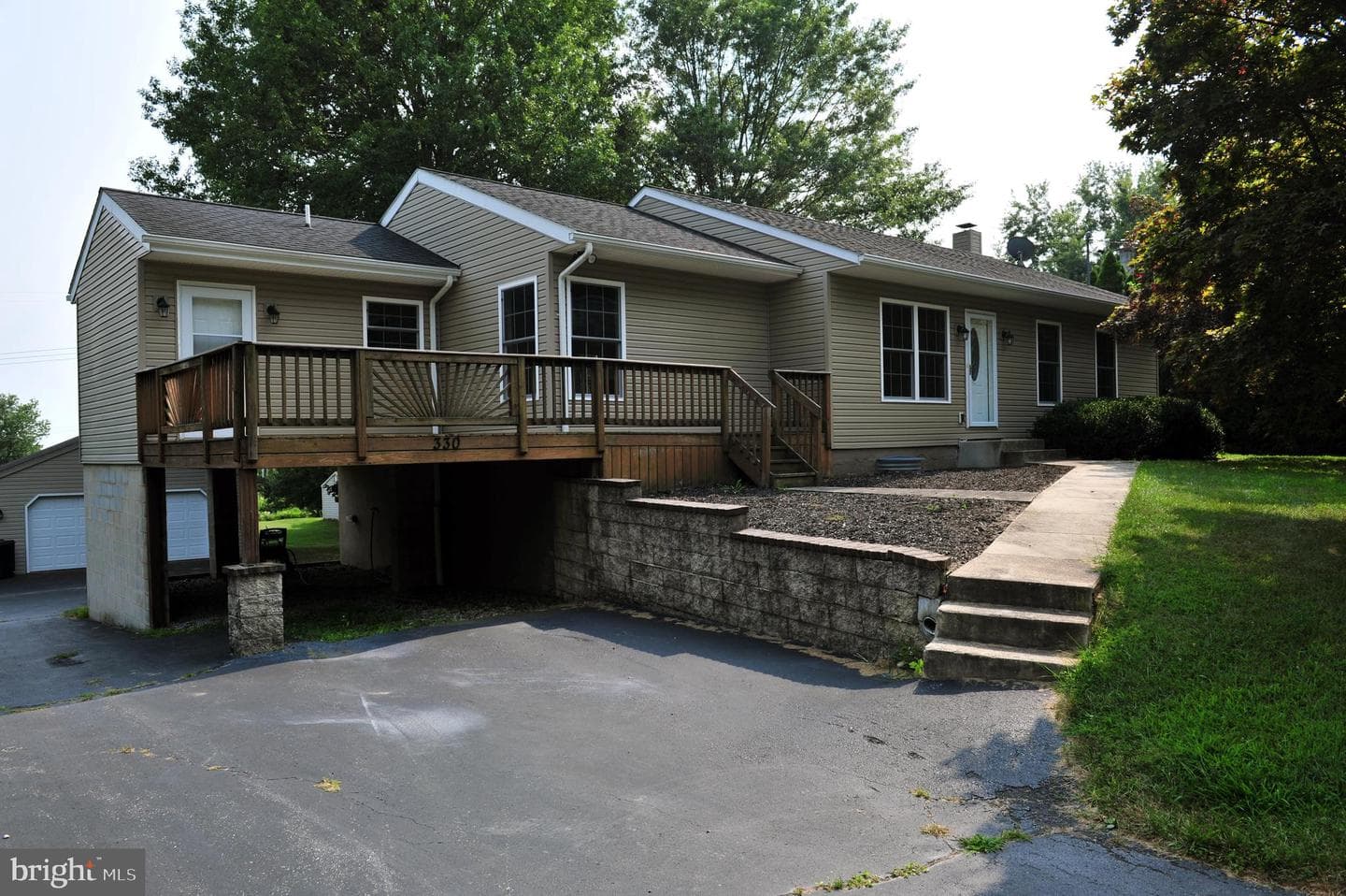 330 Cragmoor Road photo 1