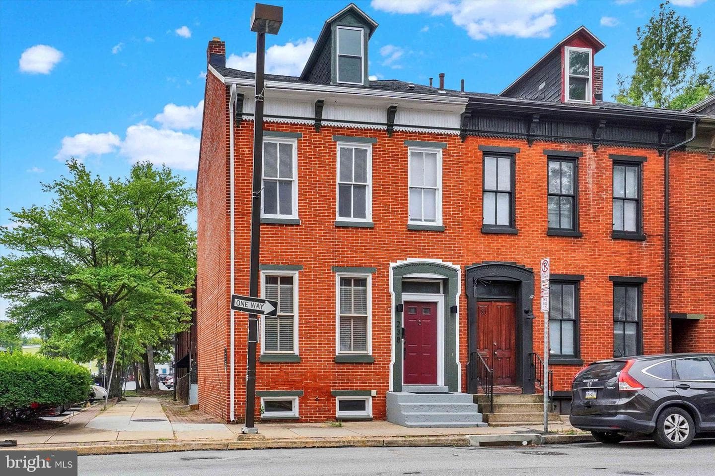 238 W Philadelphia Street photo 1