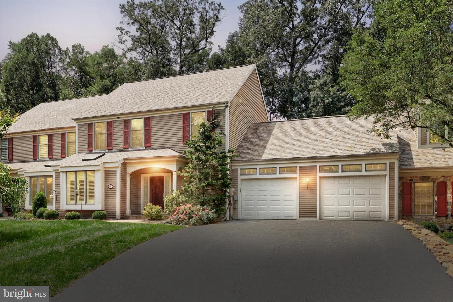 2064 Rosewood Lane photo 1
