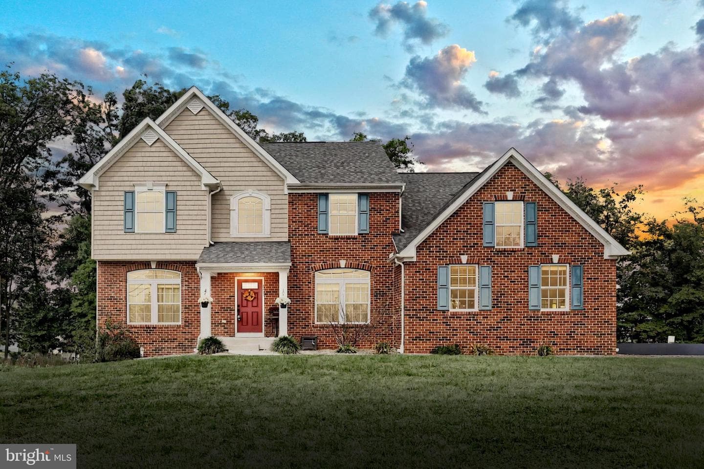 4261 Grandview Road photo 1