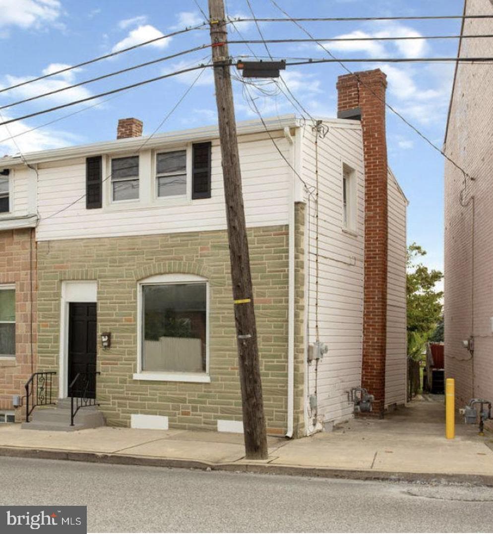 229 N Sherman Street photo 1