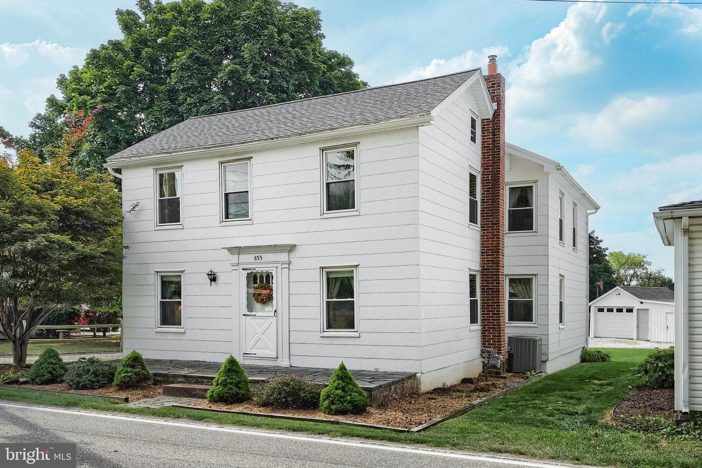 855 Greenbriar Road photo 1