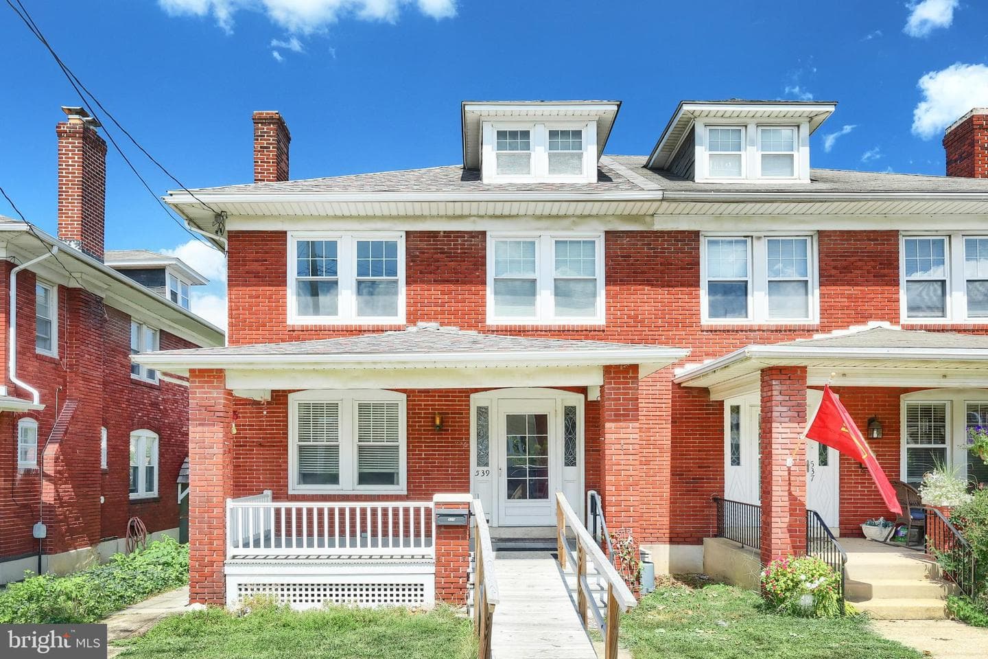 539 W Jackson Street photo 1