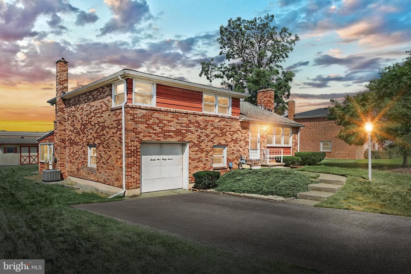 2437 Schoolhouse Lane photo 1