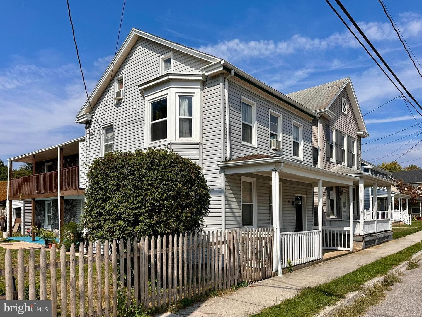 32 N York Street photo 1