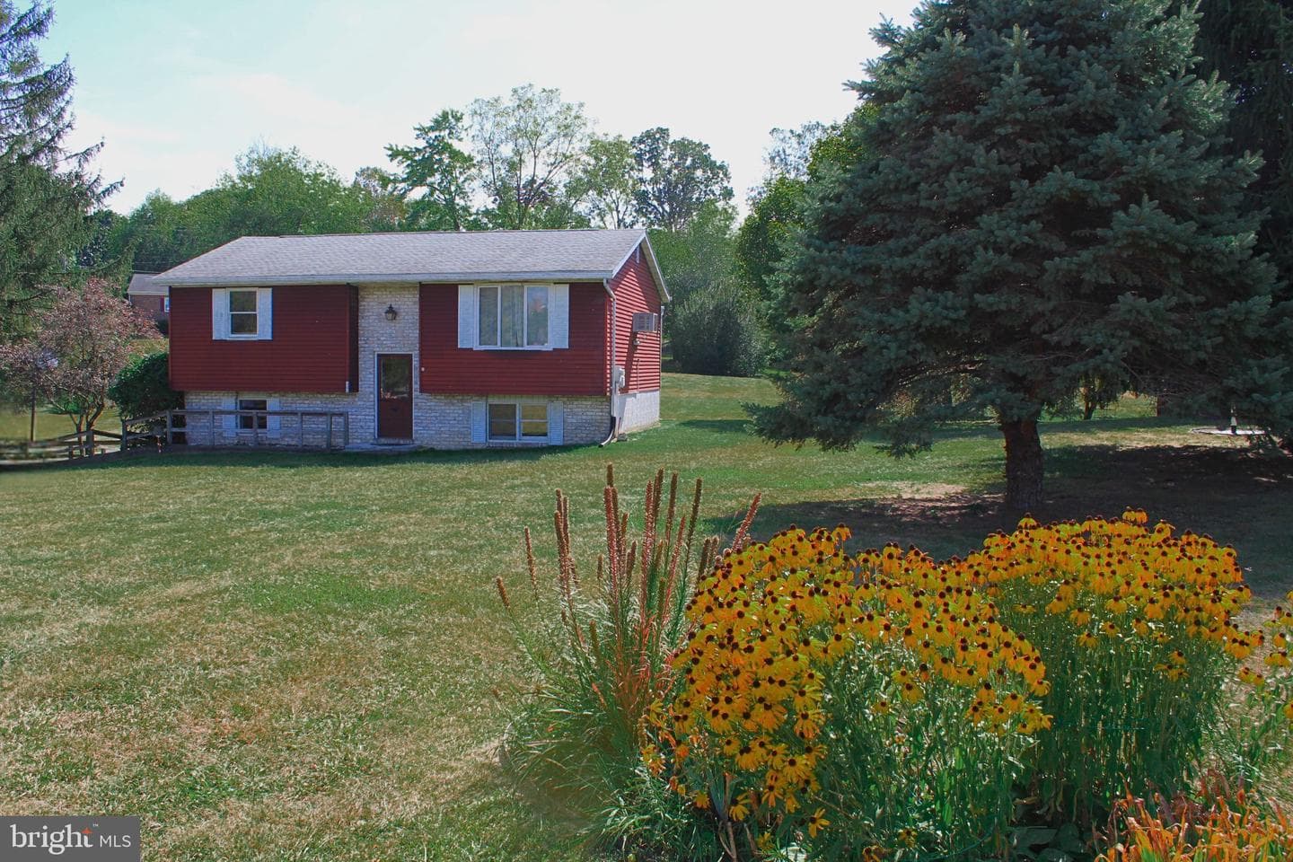 42 Highview Drive photo 1