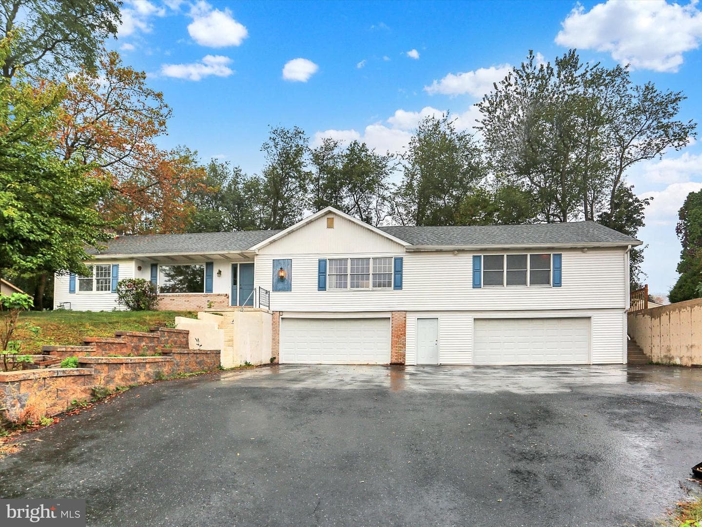 317 Hillcrest Drive photo 1