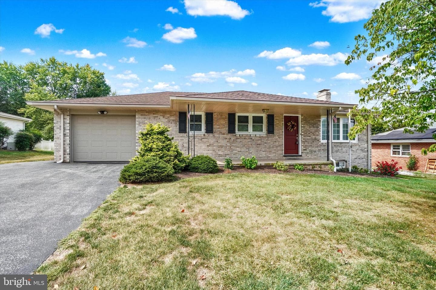 2154 Derry Road photo 1