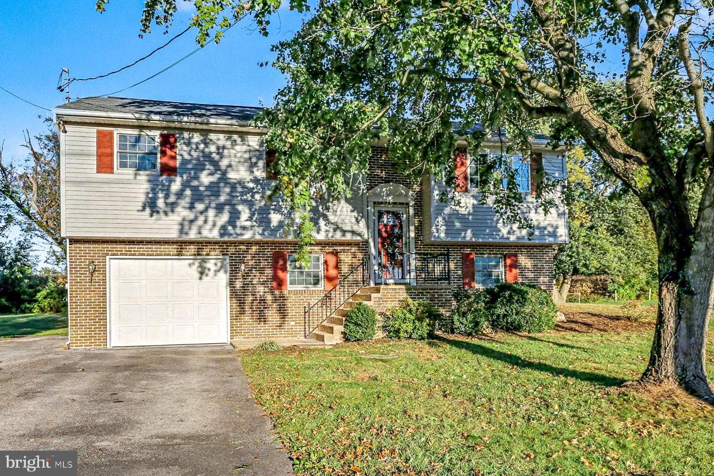46 Maywood Road photo 1