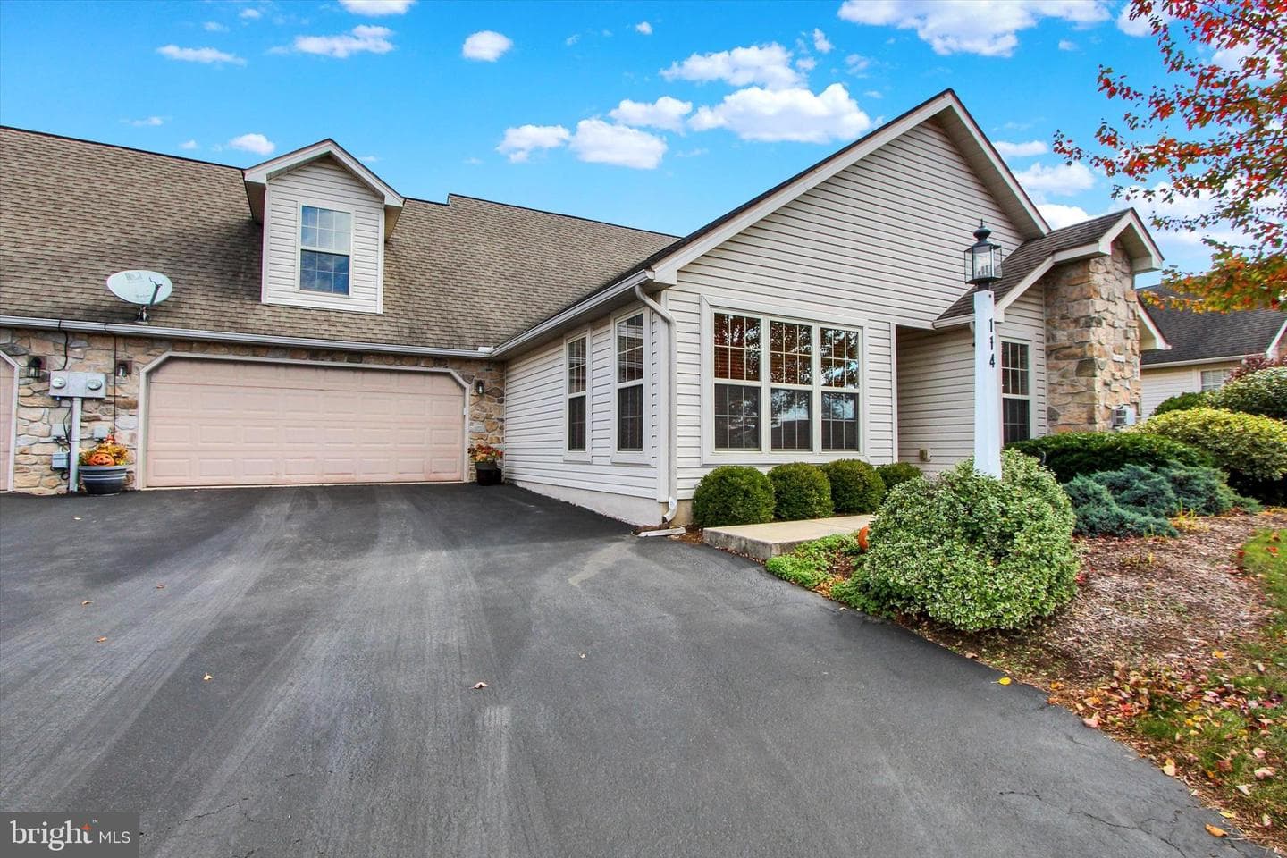 114 Heather Glen Dr photo 1