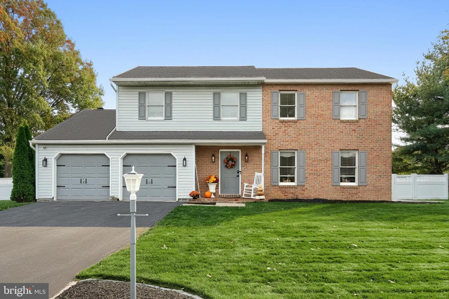 409 White Rose Lane photo 1