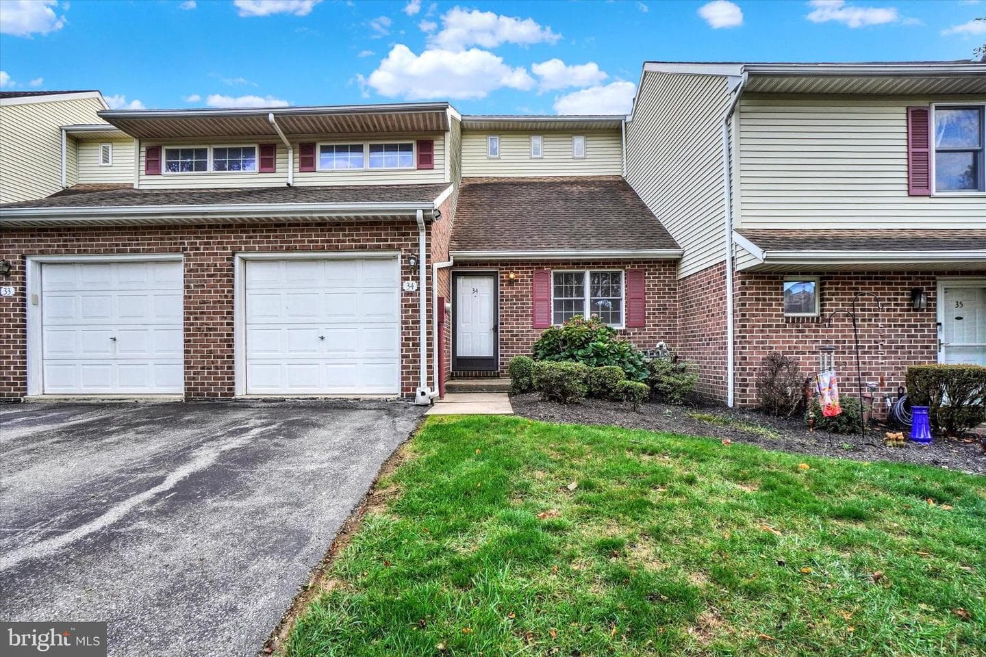 34 Jean Lo Way photo 1