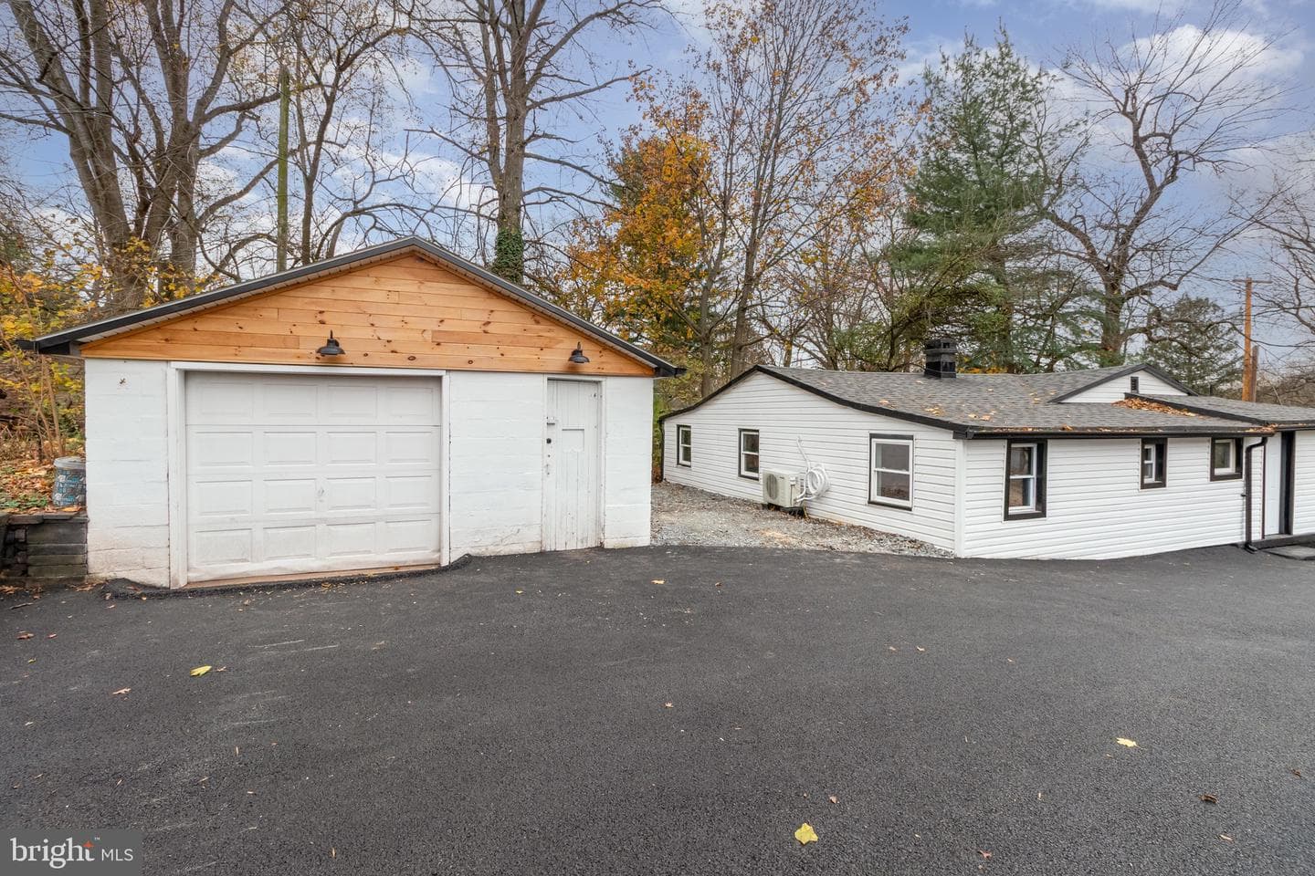 2132 Log Cabin Road photo 1