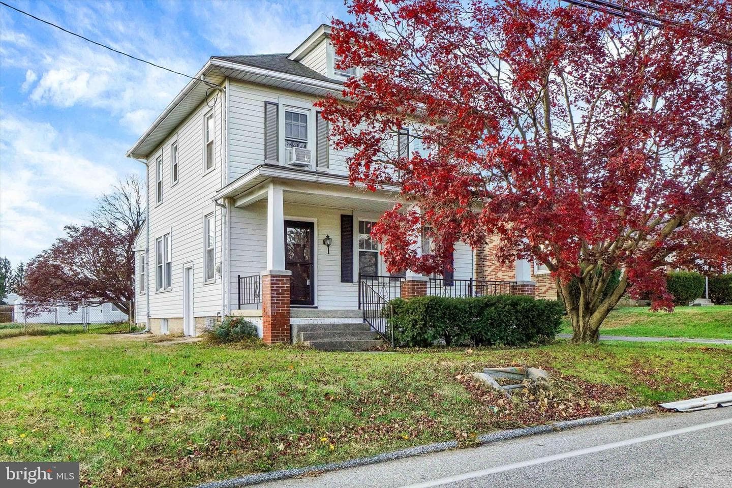 2140 N Sherman Street photo 1
