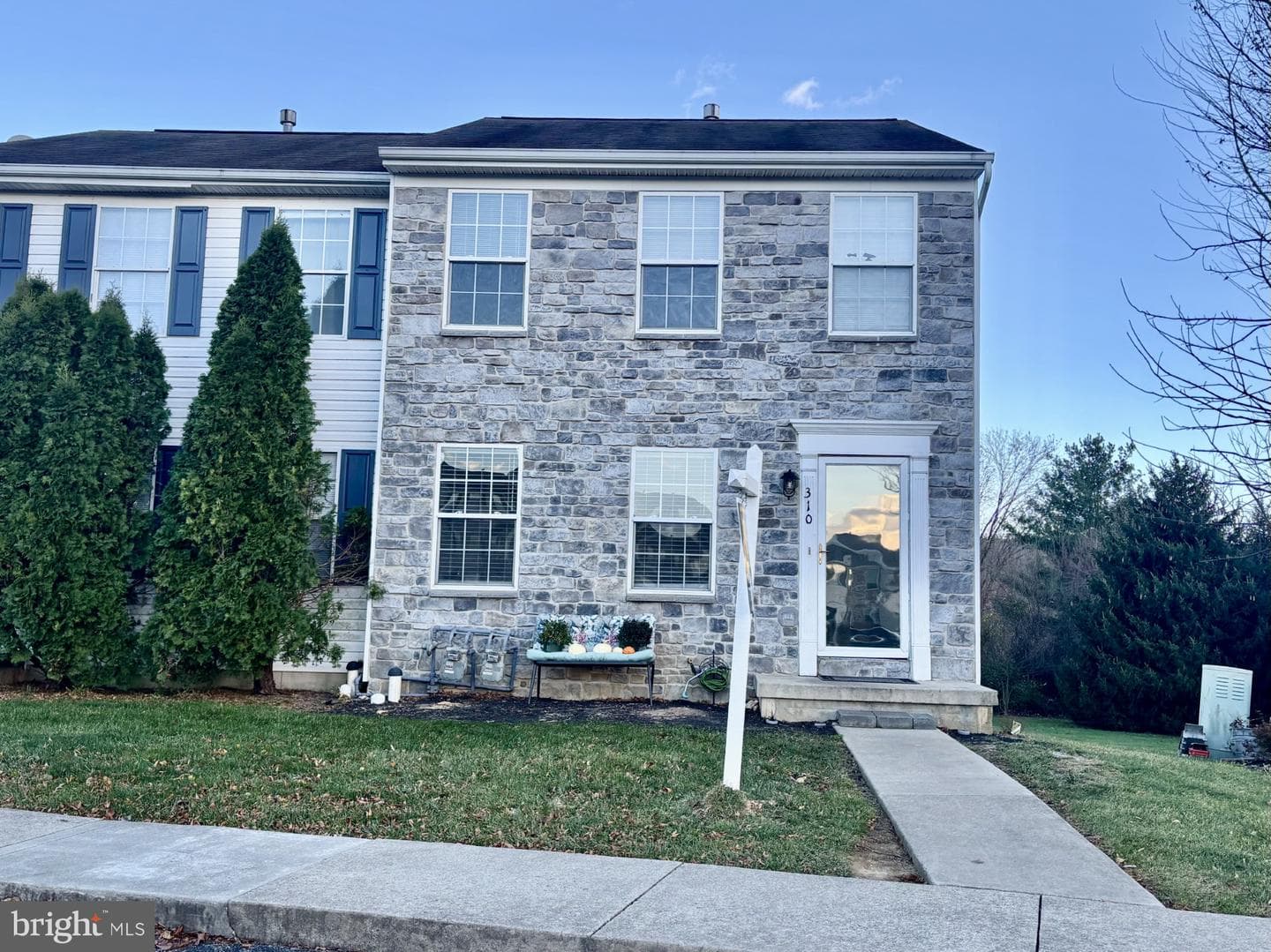 310 Charles Circle photo 1