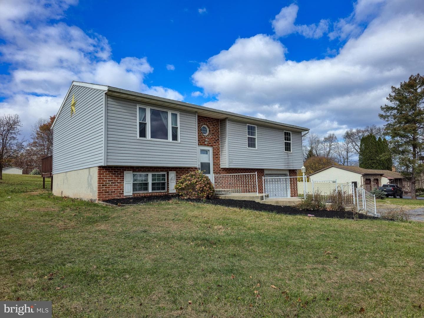 910 E Butter Road photo 1