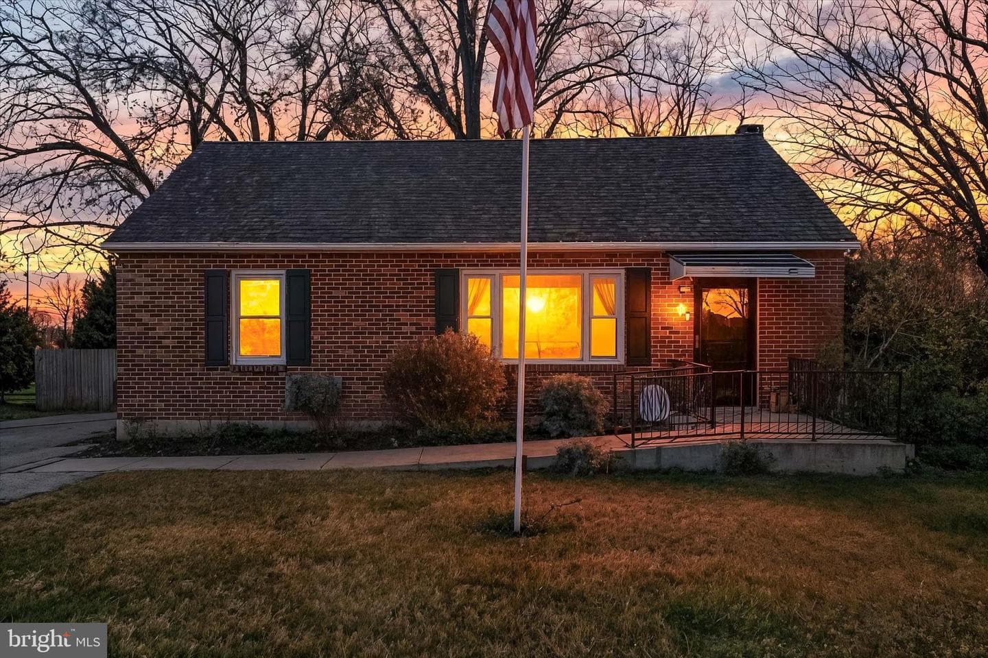 1095 Church Road photo 1