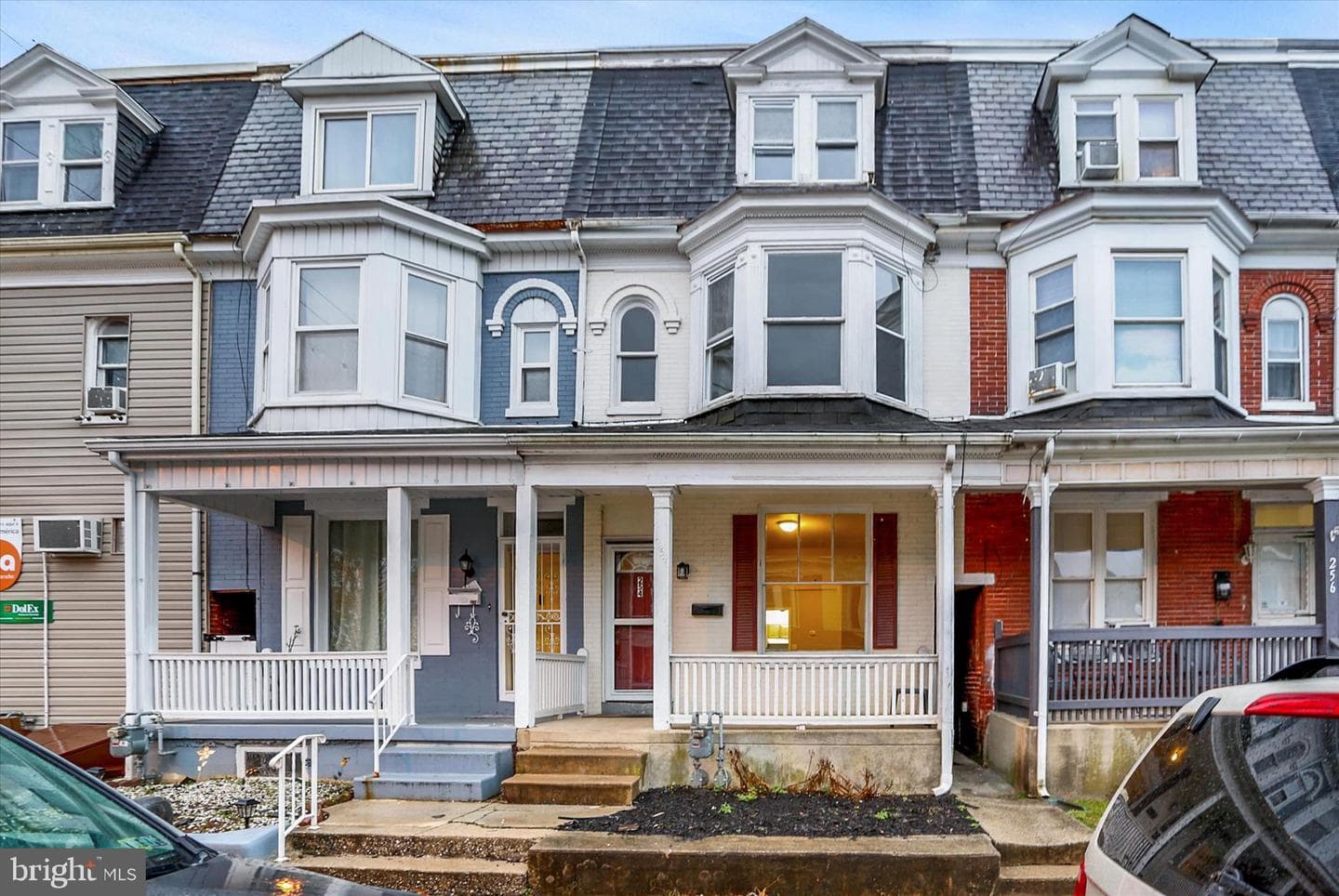 254 W Maple Street photo 1