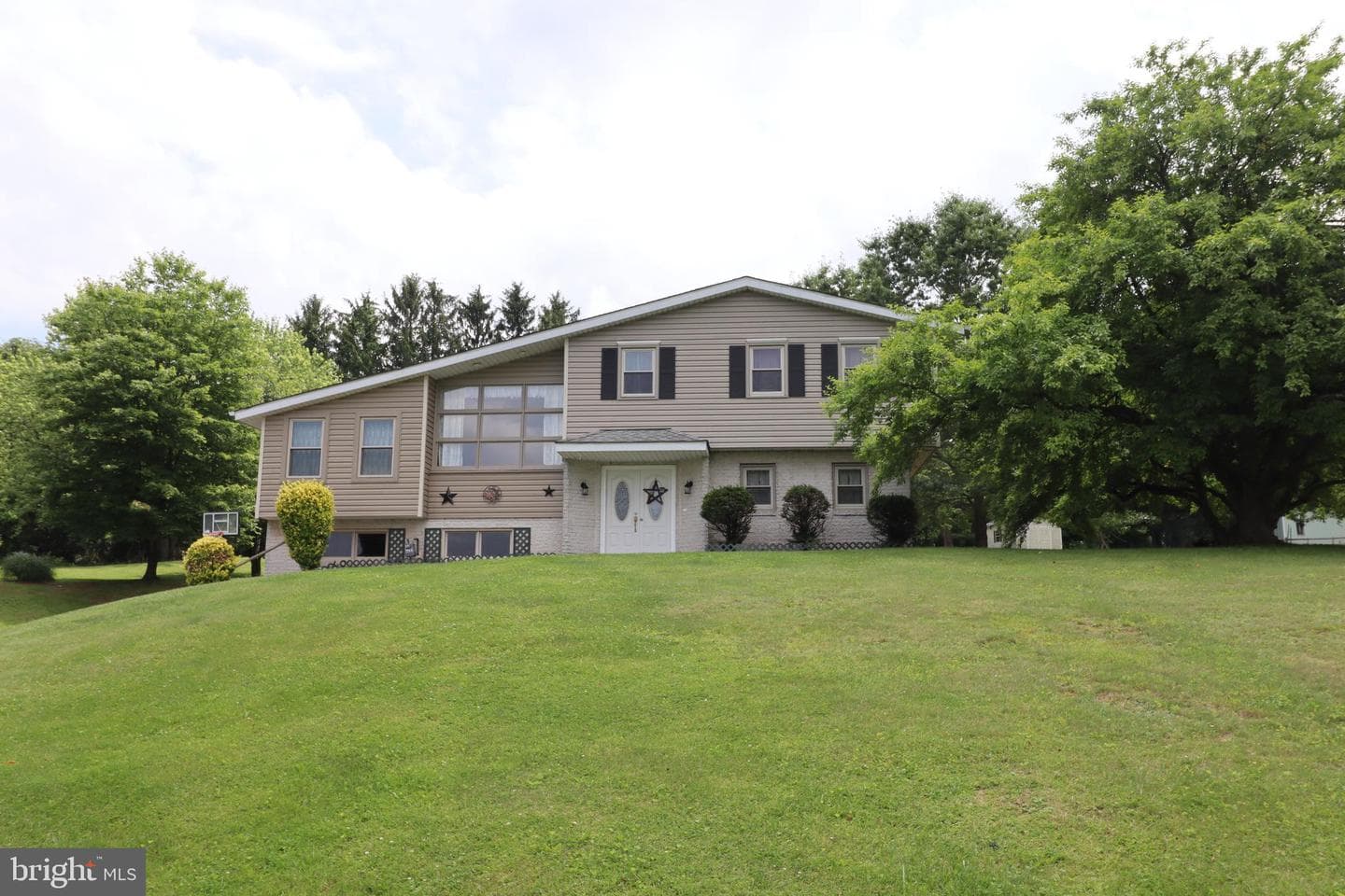 49 Valley View Drive photo 1