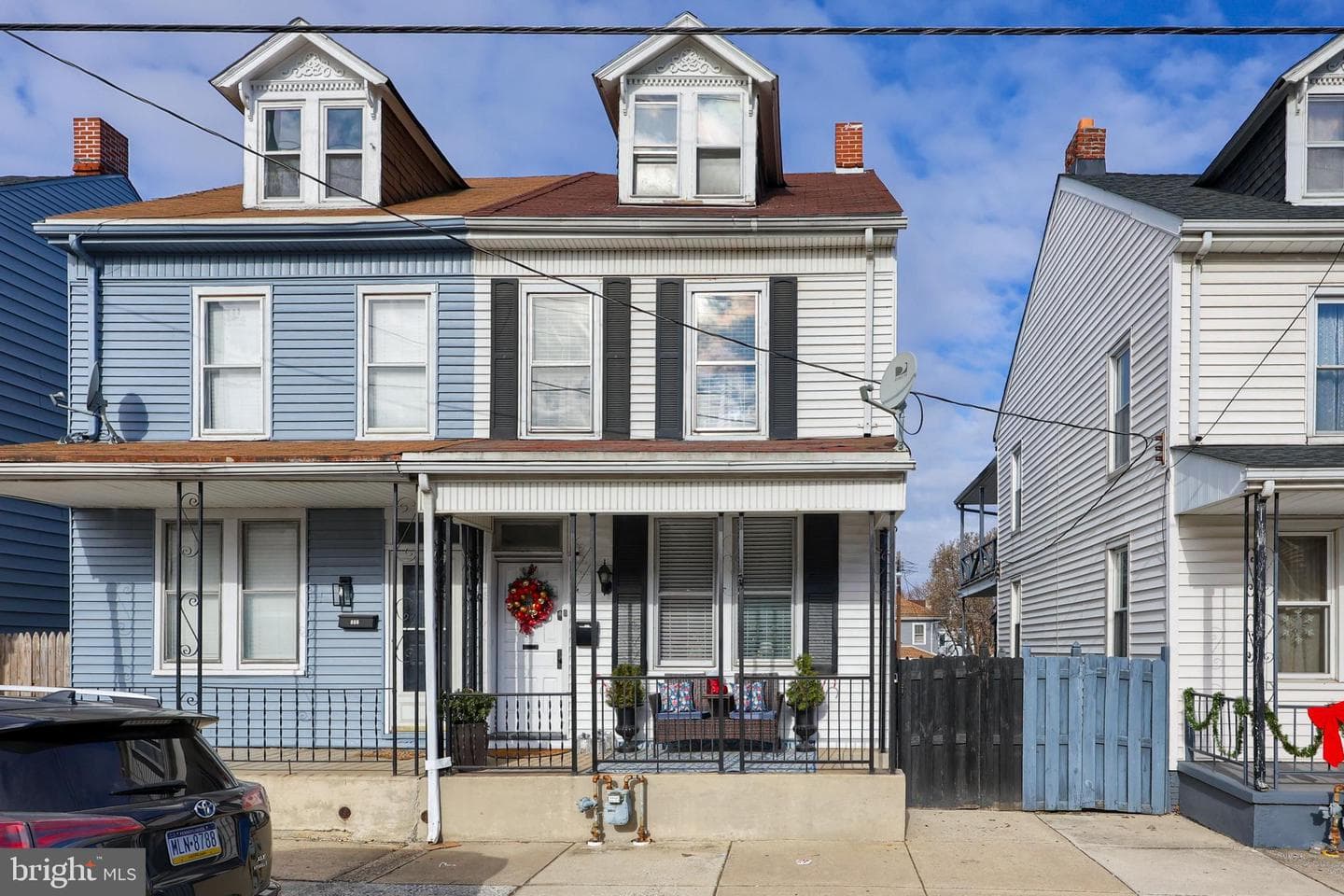 857 E Princess Street photo 1