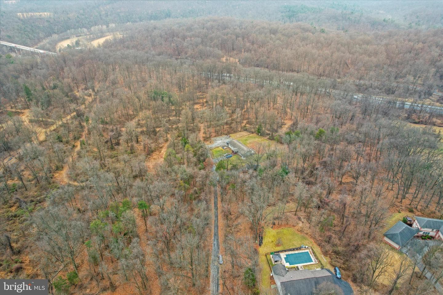 875 Stevens Road photo 1