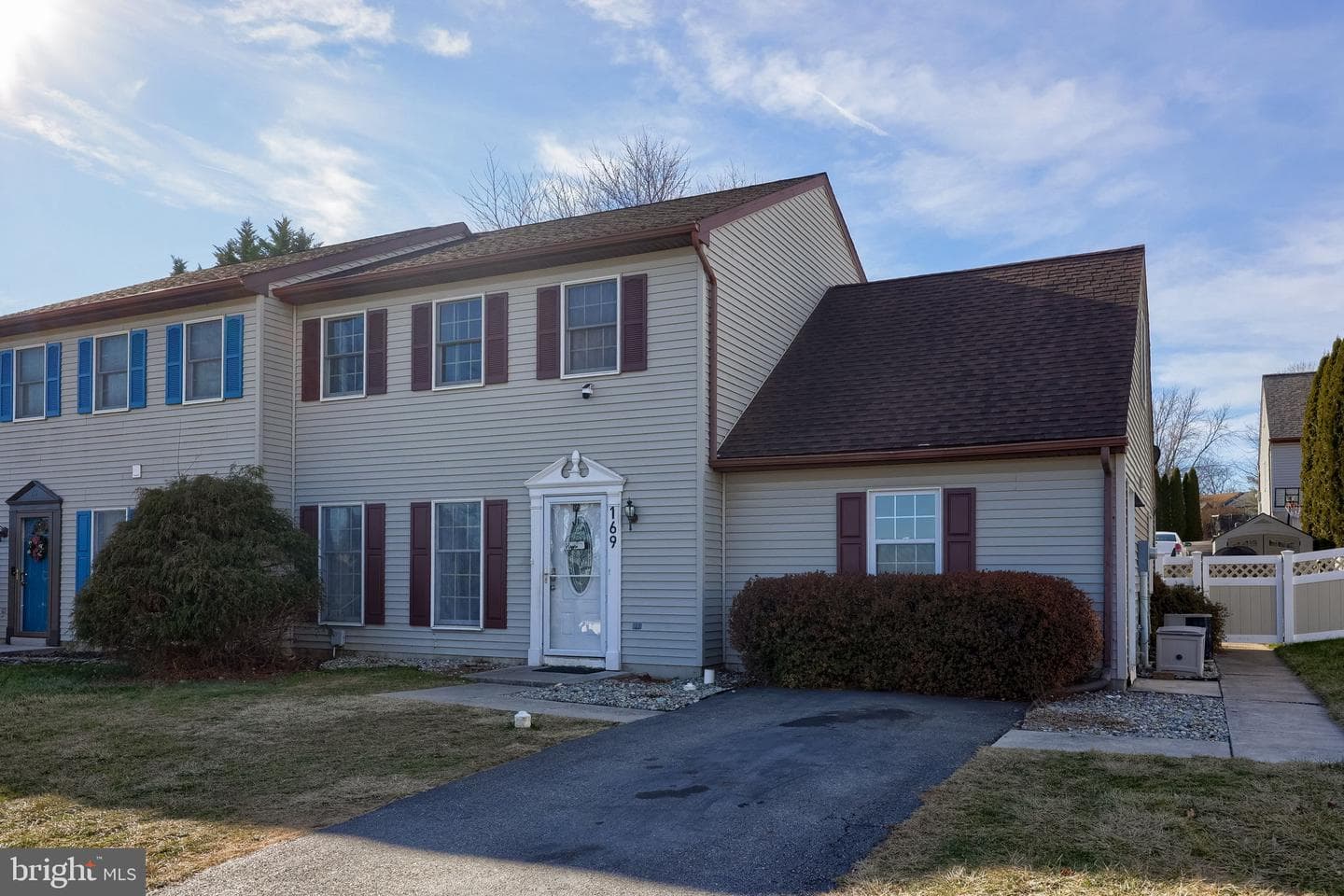 169 Jonathan Way N photo 1