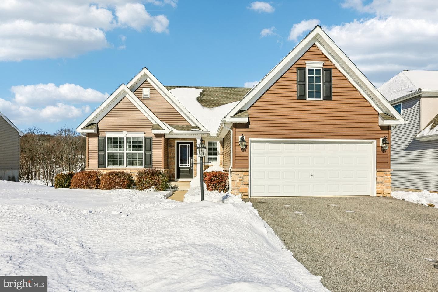 355 Azalea Drive photo 1