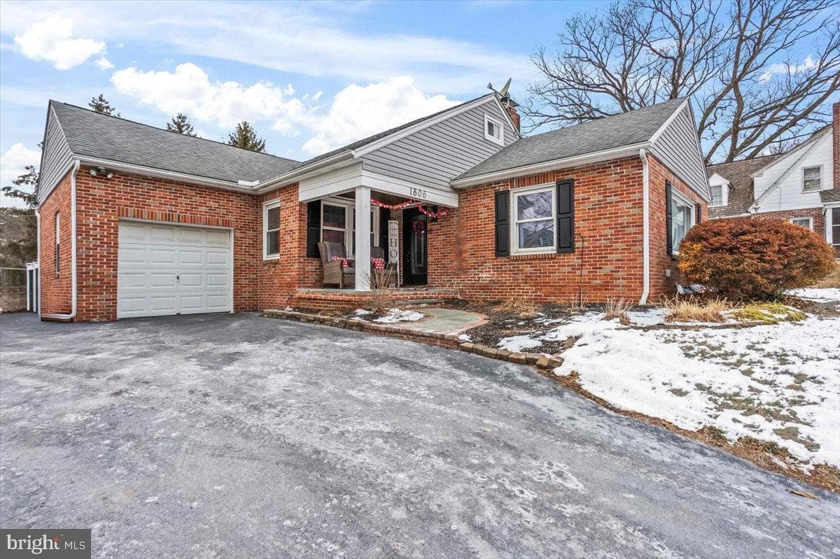 1806 N Sherman Street photo 1