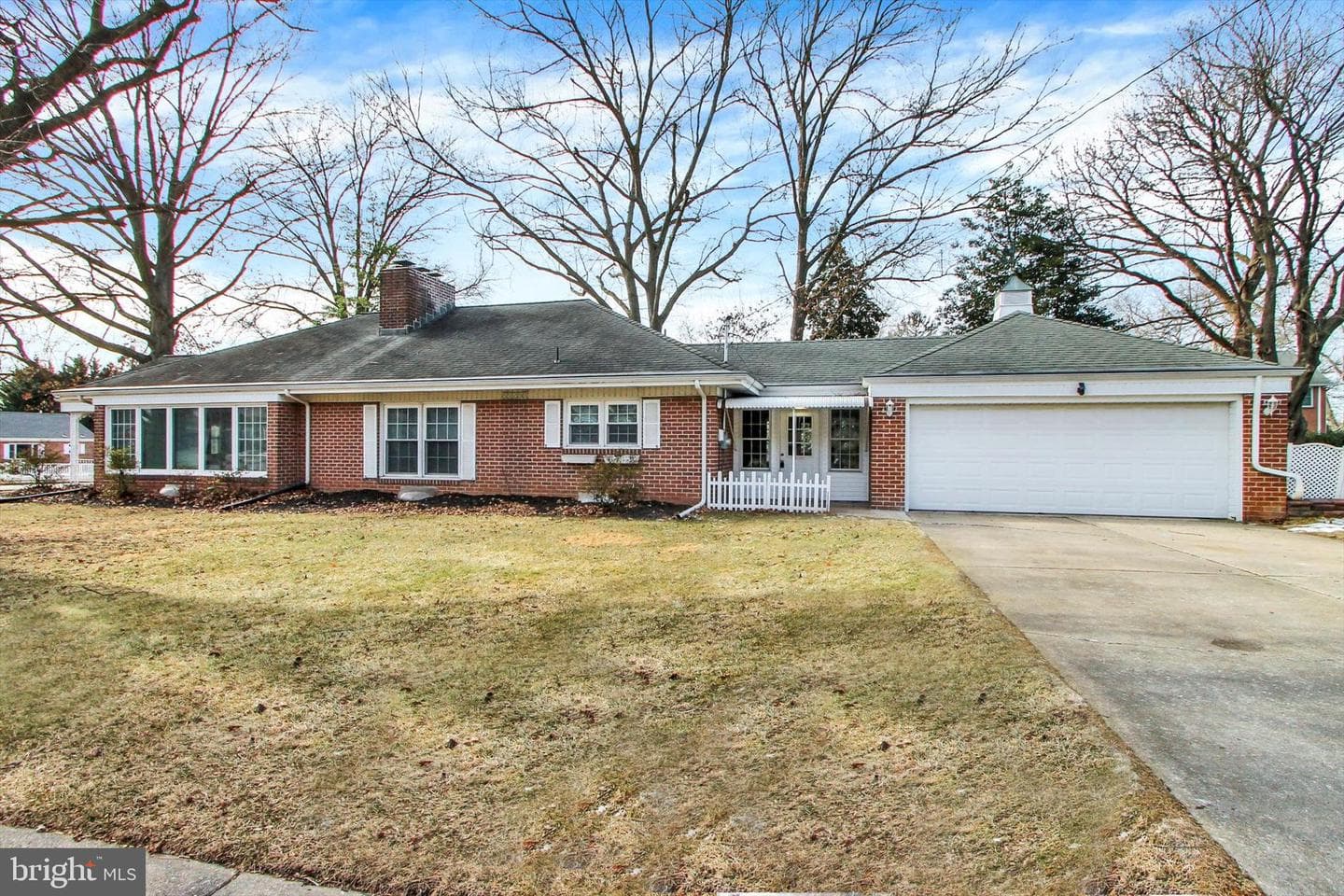 2217 Eastern Boulevard photo 1