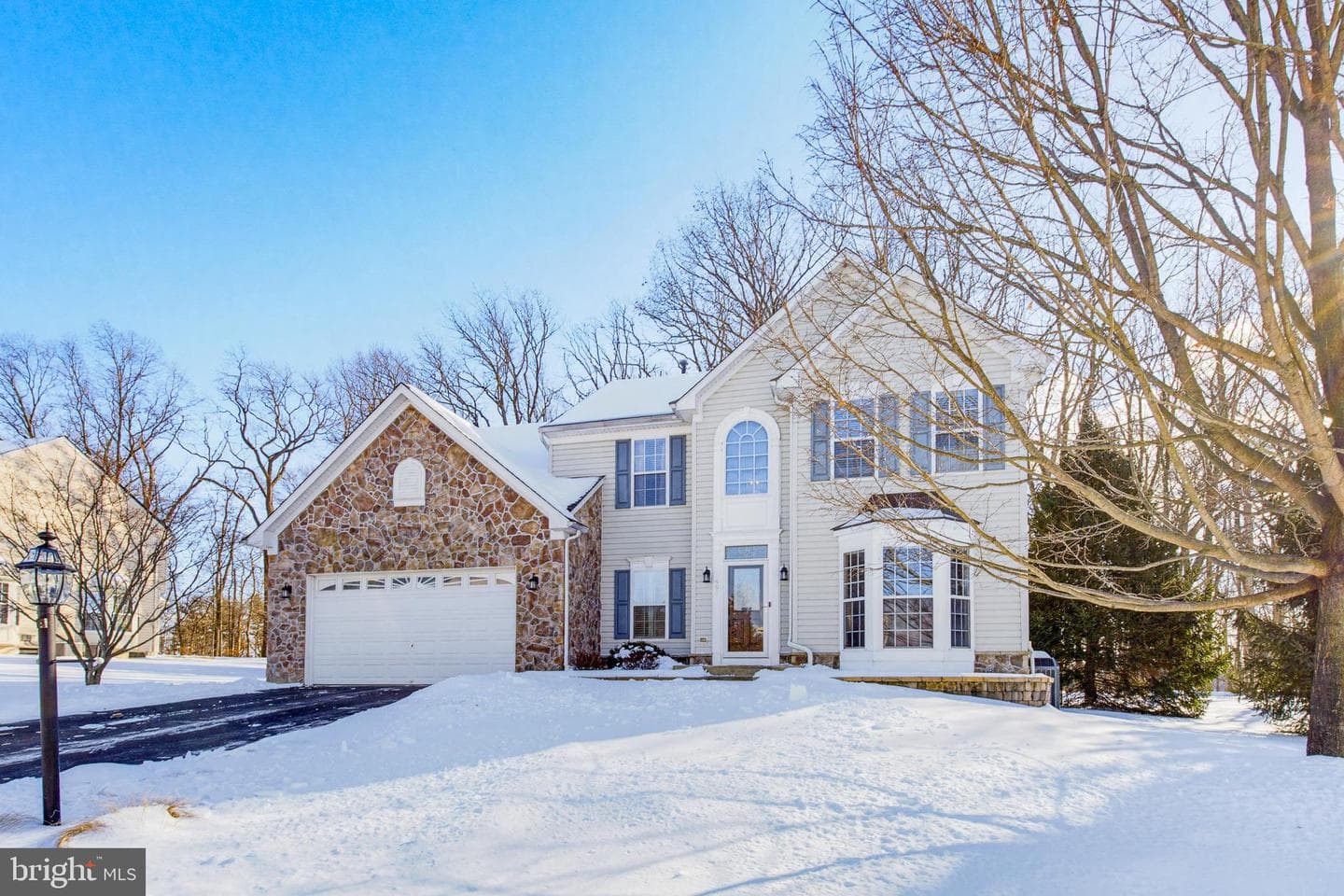 495 Lakeview Drive photo 1
