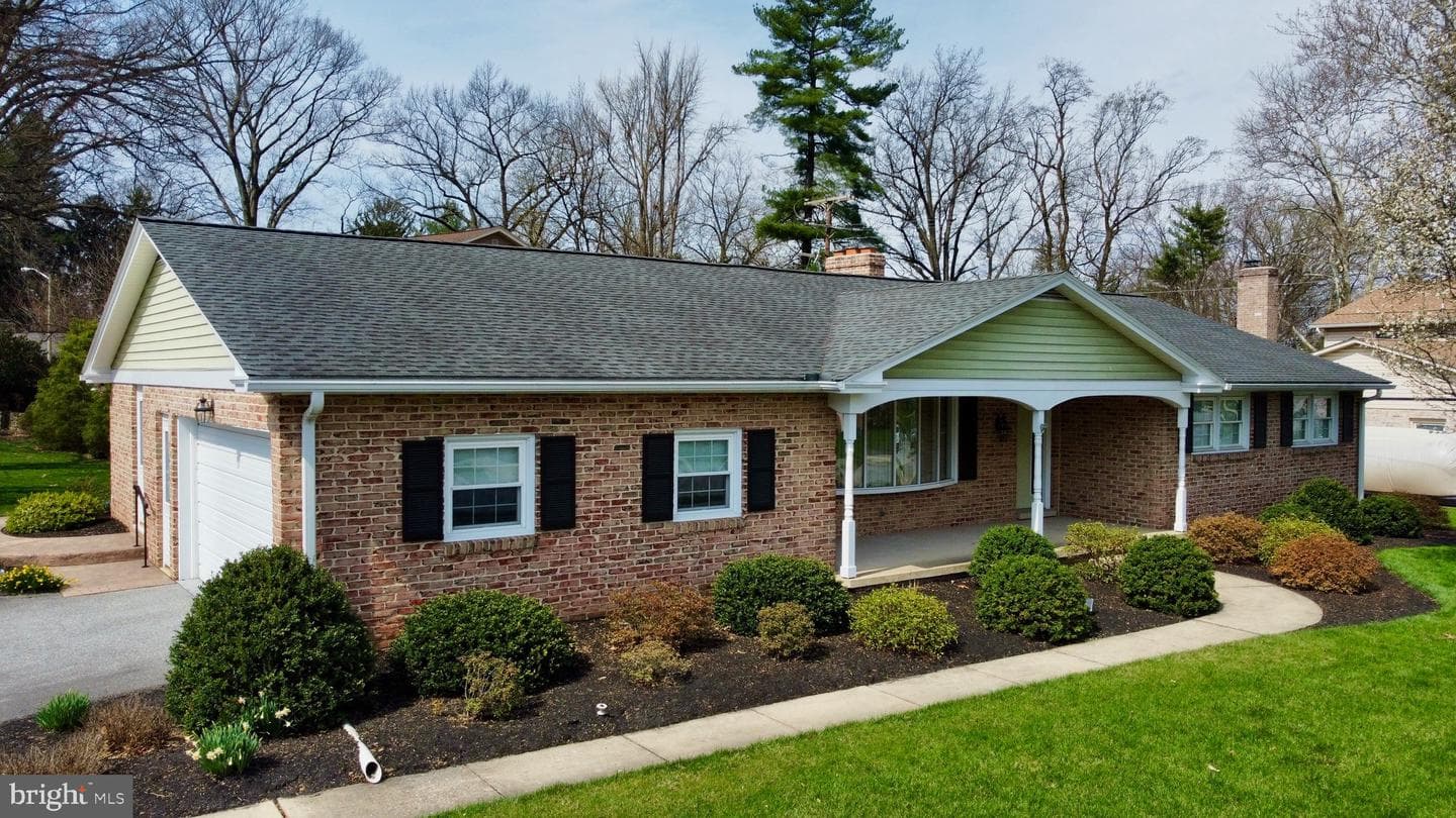 436 Hunting Park Lane photo 1