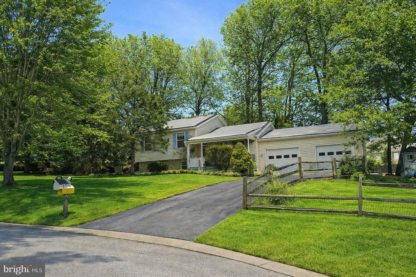 83 Woodland Drive photo 1