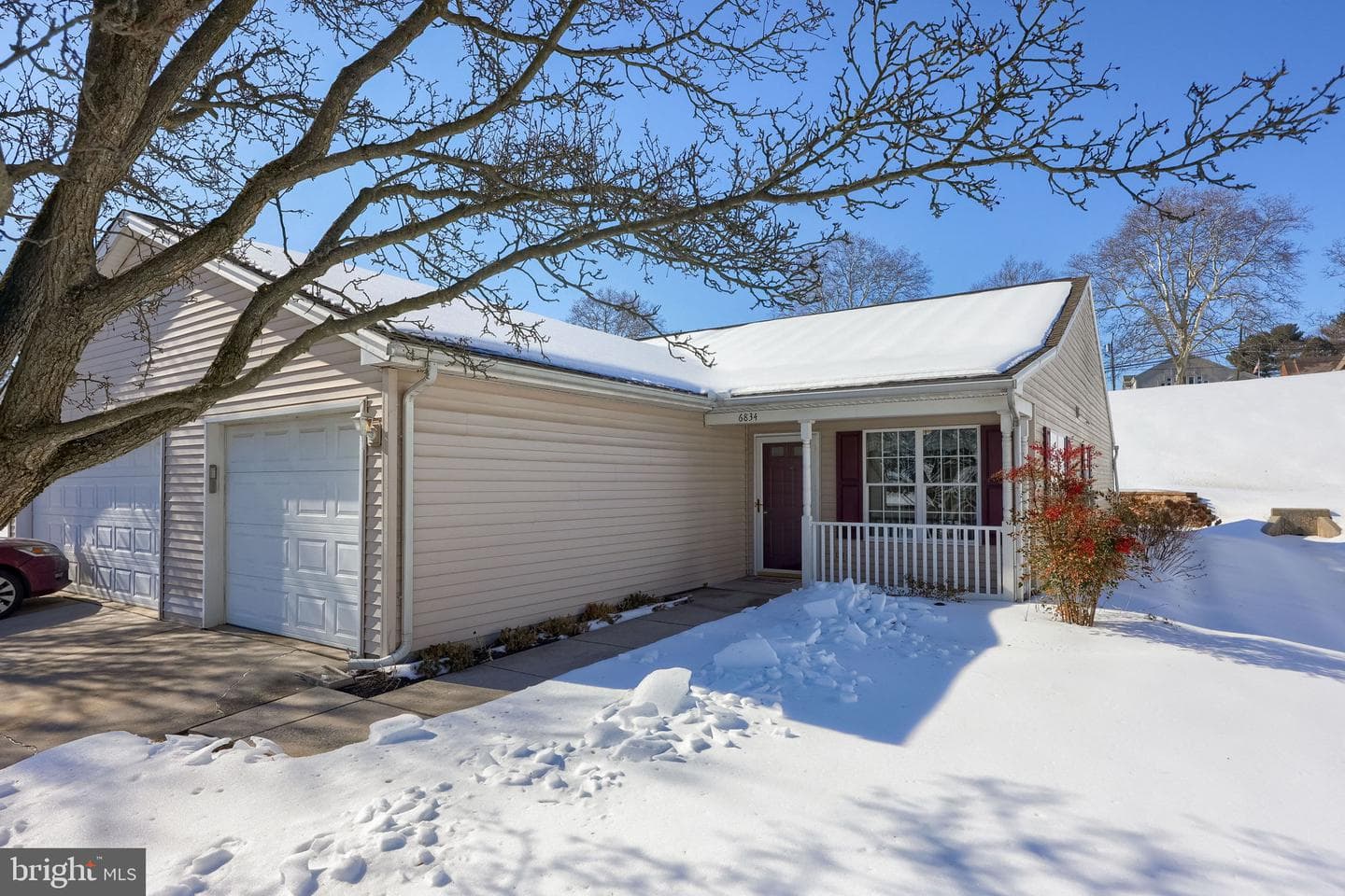 6834 Seneca Ridge Drive photo 1
