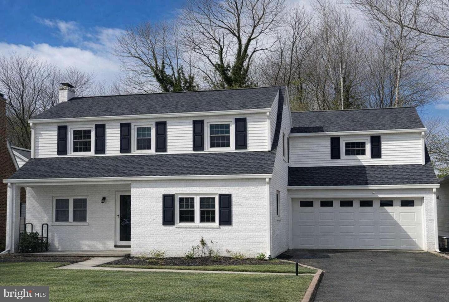 405 Hillcrest Road photo 1