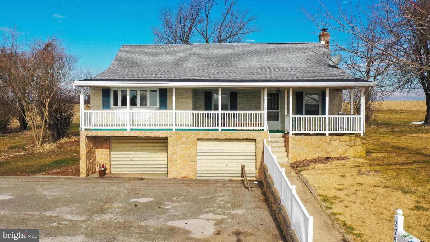 275 Manor Road photo 1