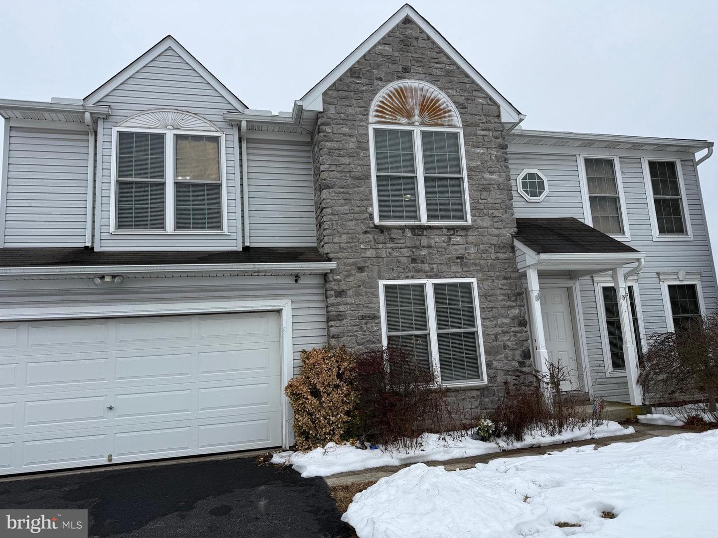 140 Thomas Drive photo 1