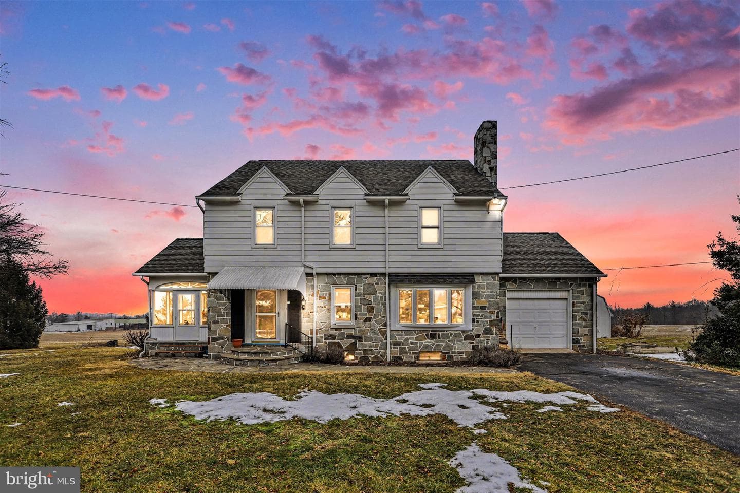1068 Grandview Road photo 1