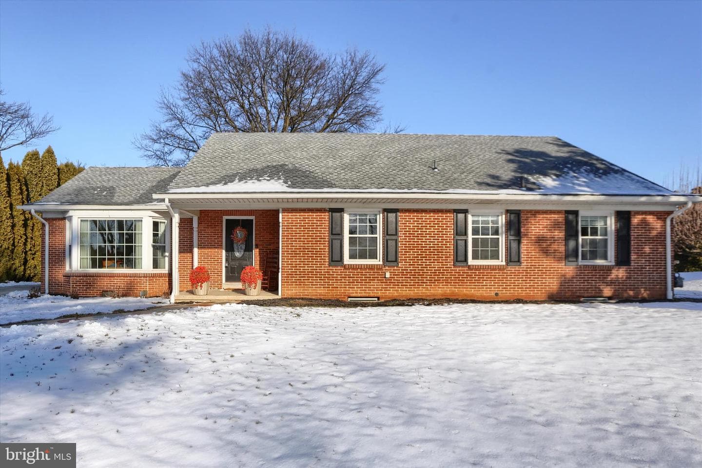 1465 Chapel Drive photo 1