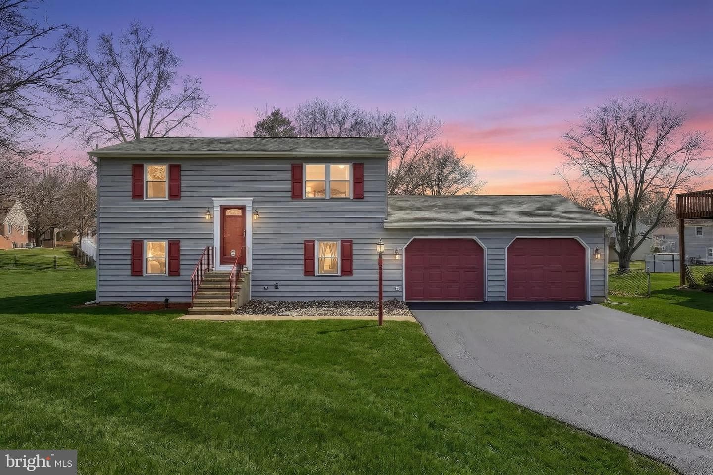 2228 Heather Road photo 1