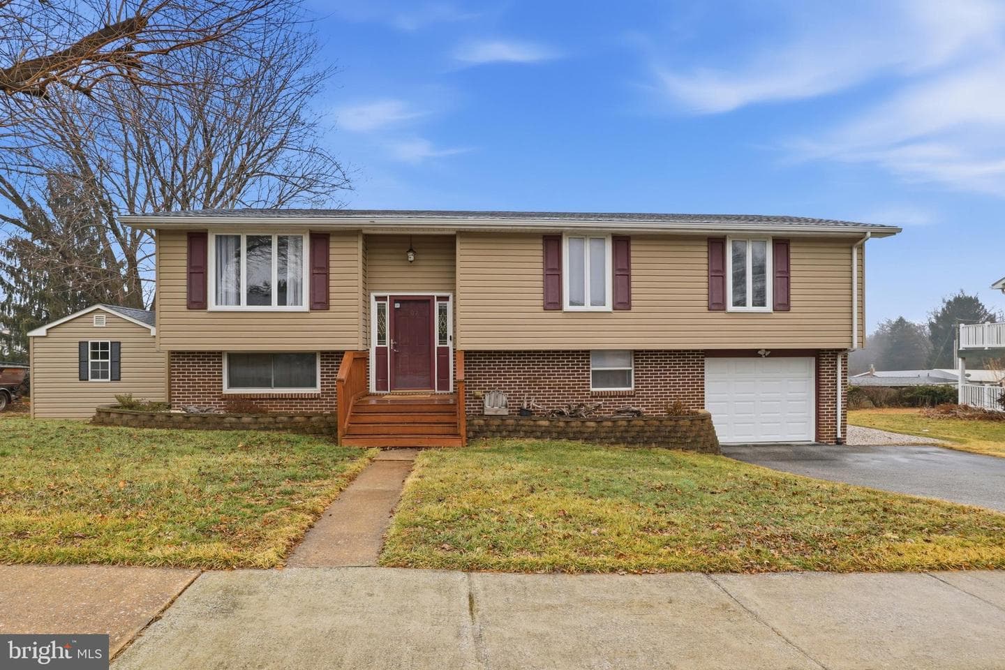 107 Maplewood Drive photo 1