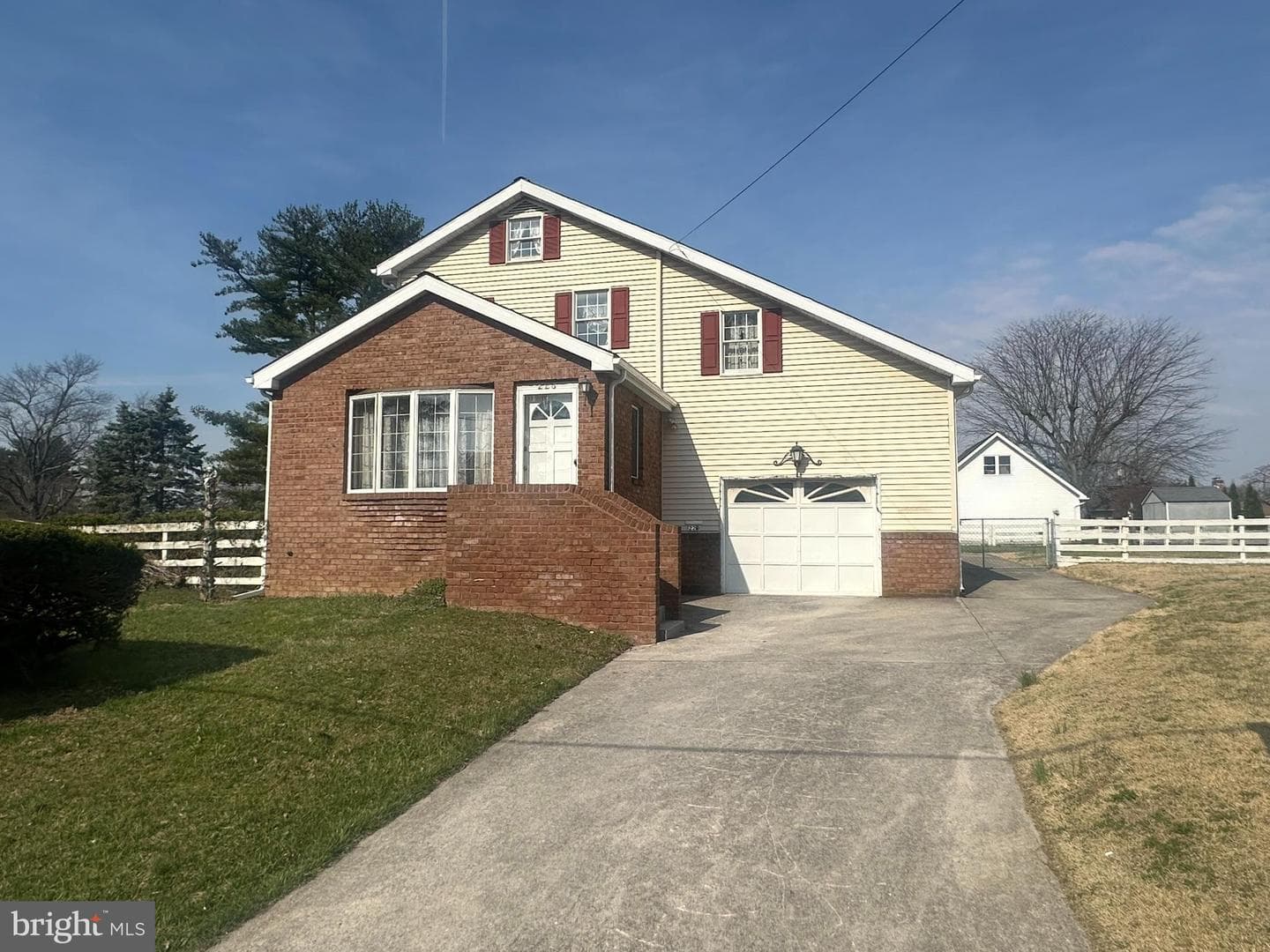 226 Moul Avenue photo 1
