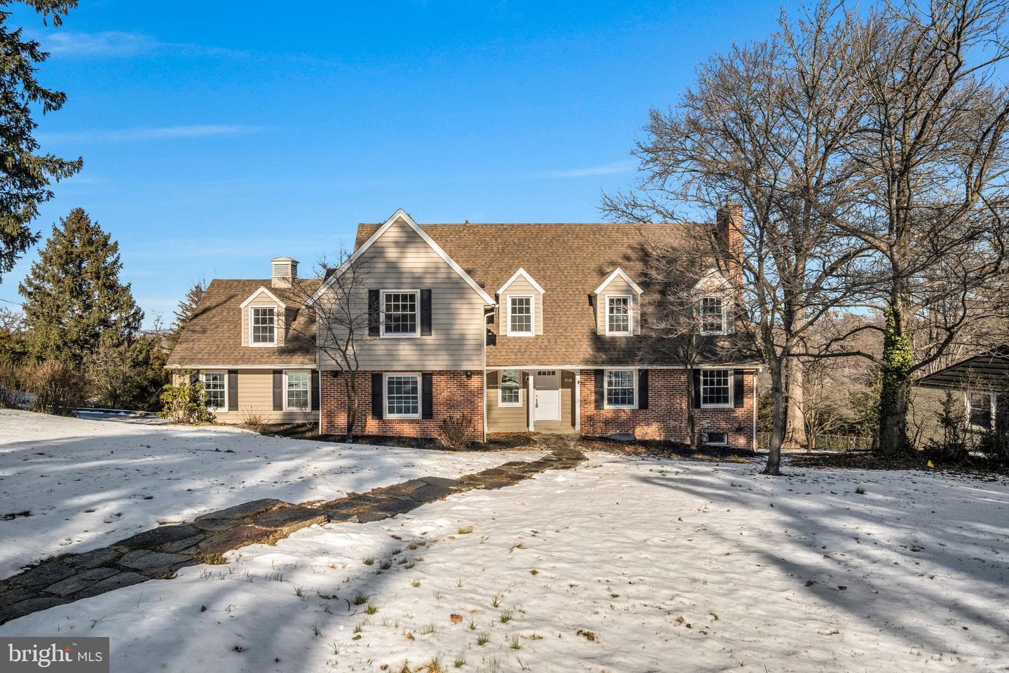 1059 Hillside Drive