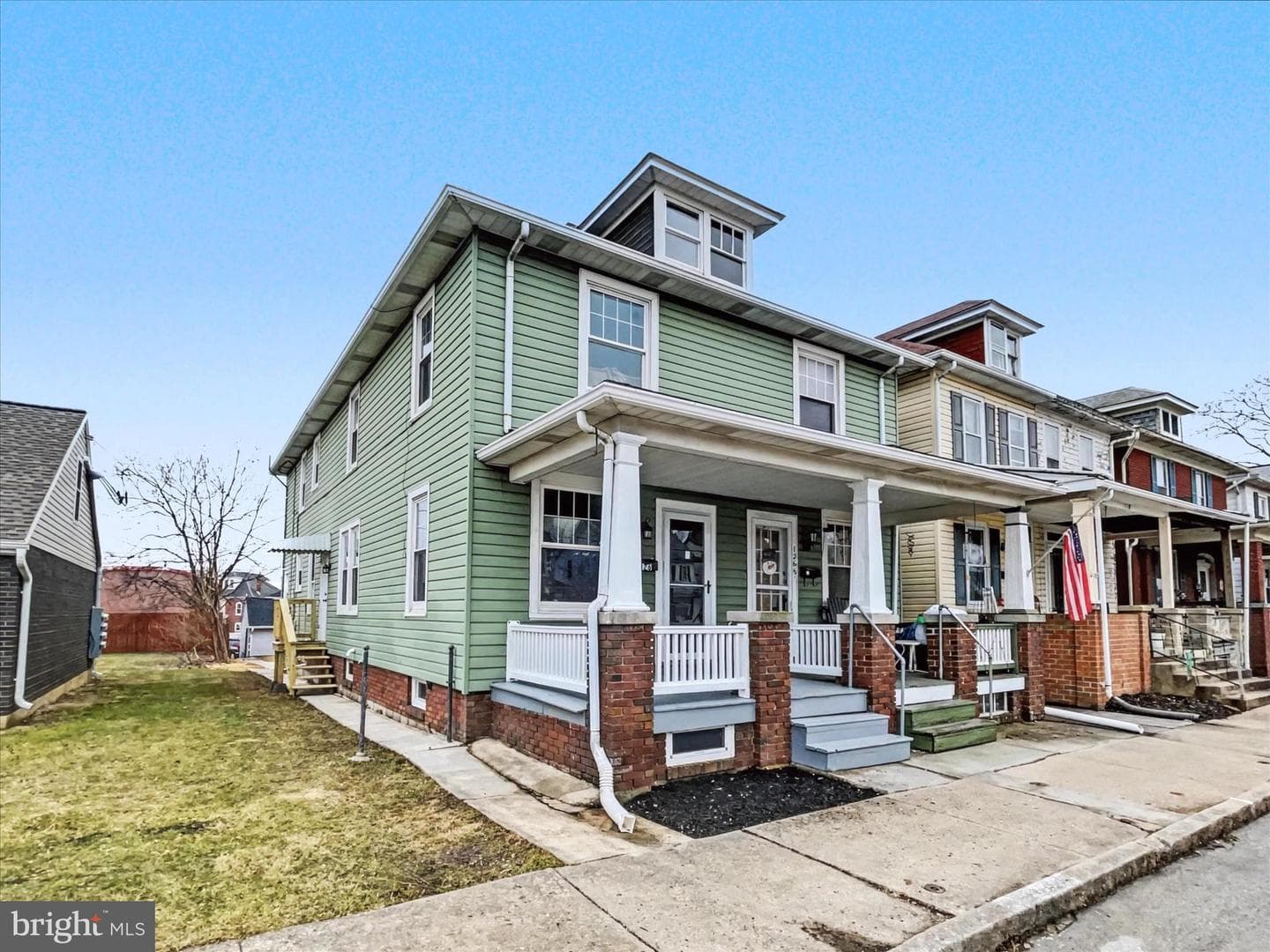126 3rd St photo 1