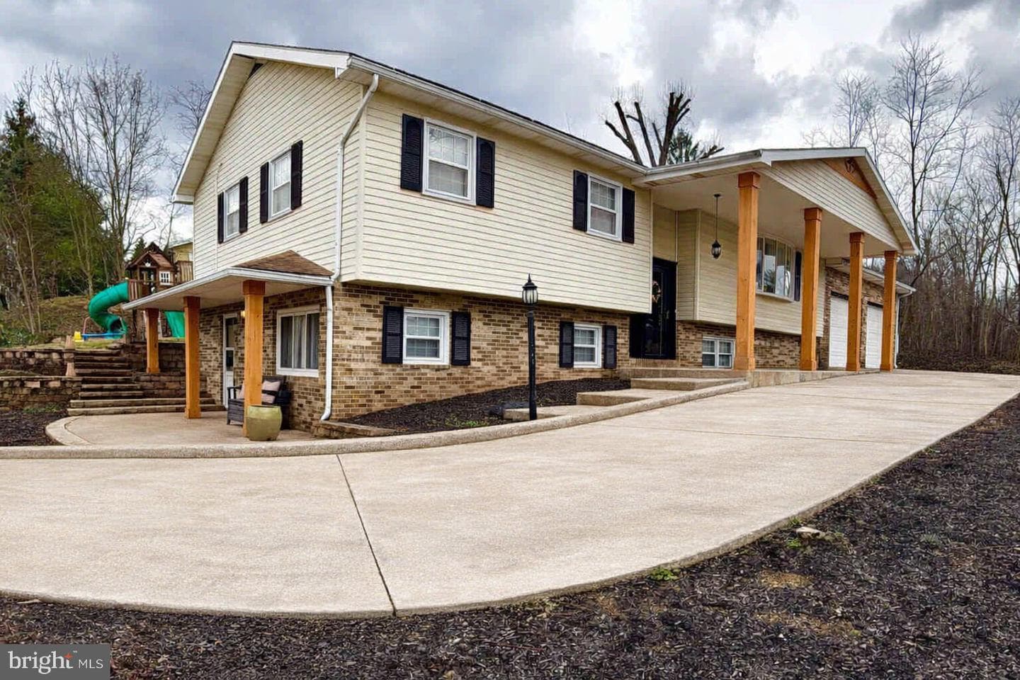 15 Highland Circle photo 1