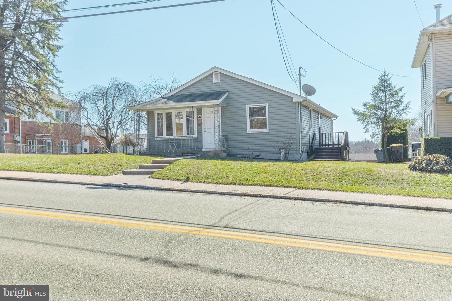 282 E Broadway