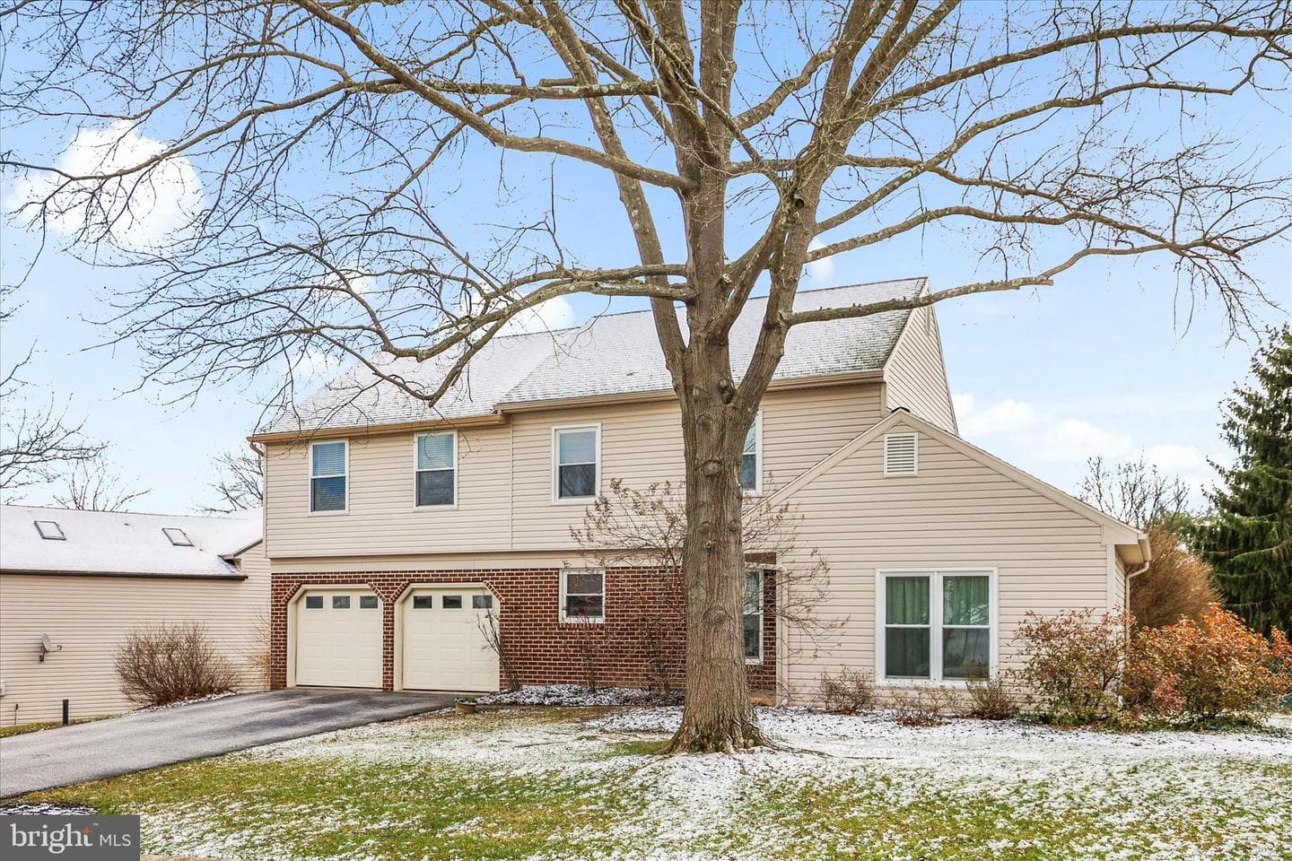686 Cortland Drive photo 1