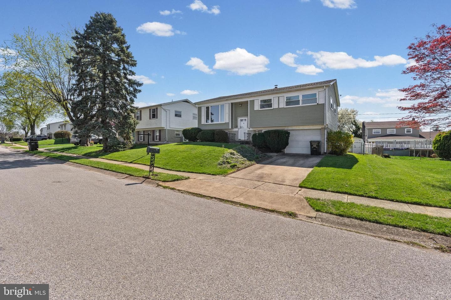 982 Marbrook Lane