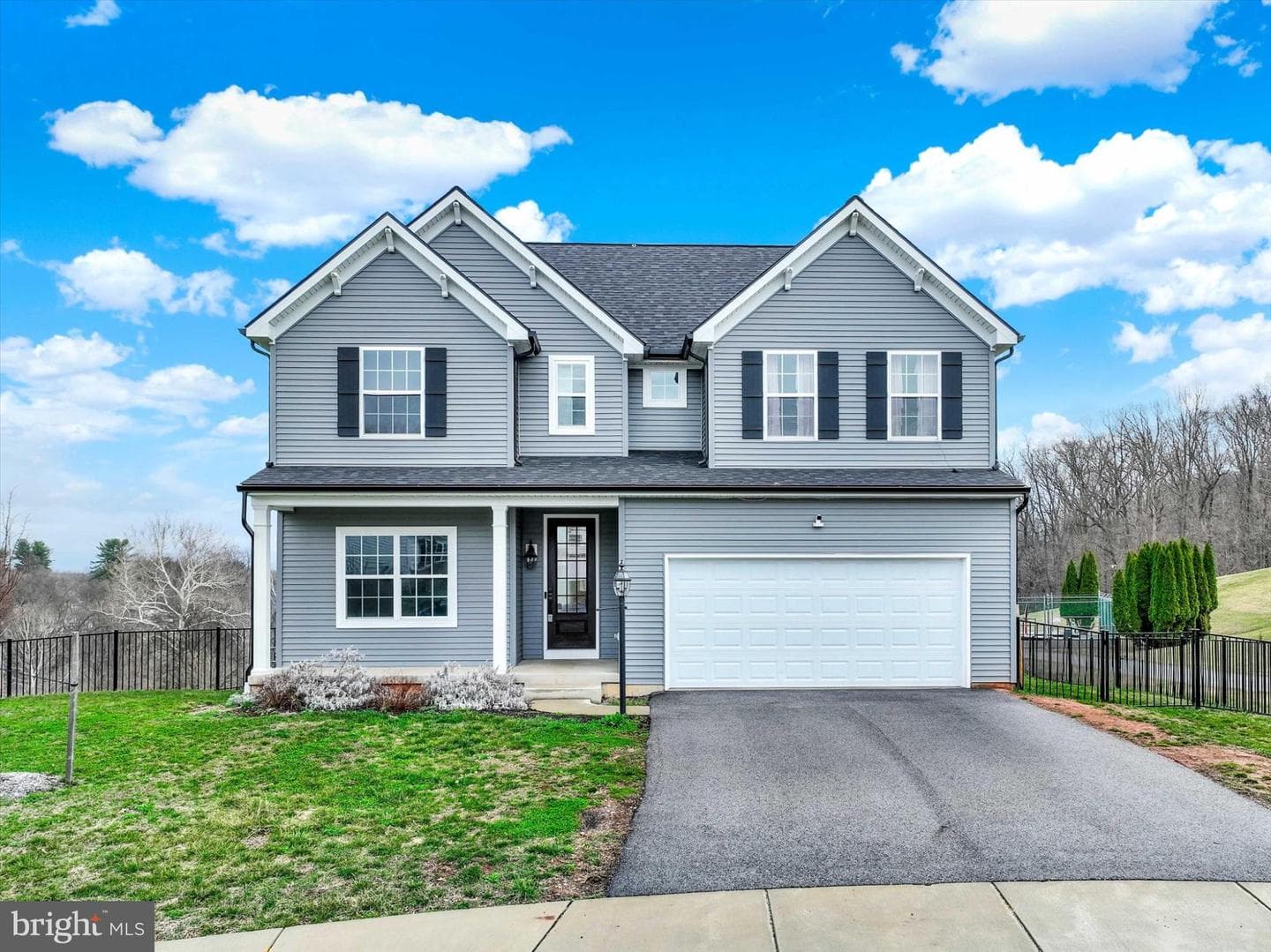 105 Blaine Drive photo 1