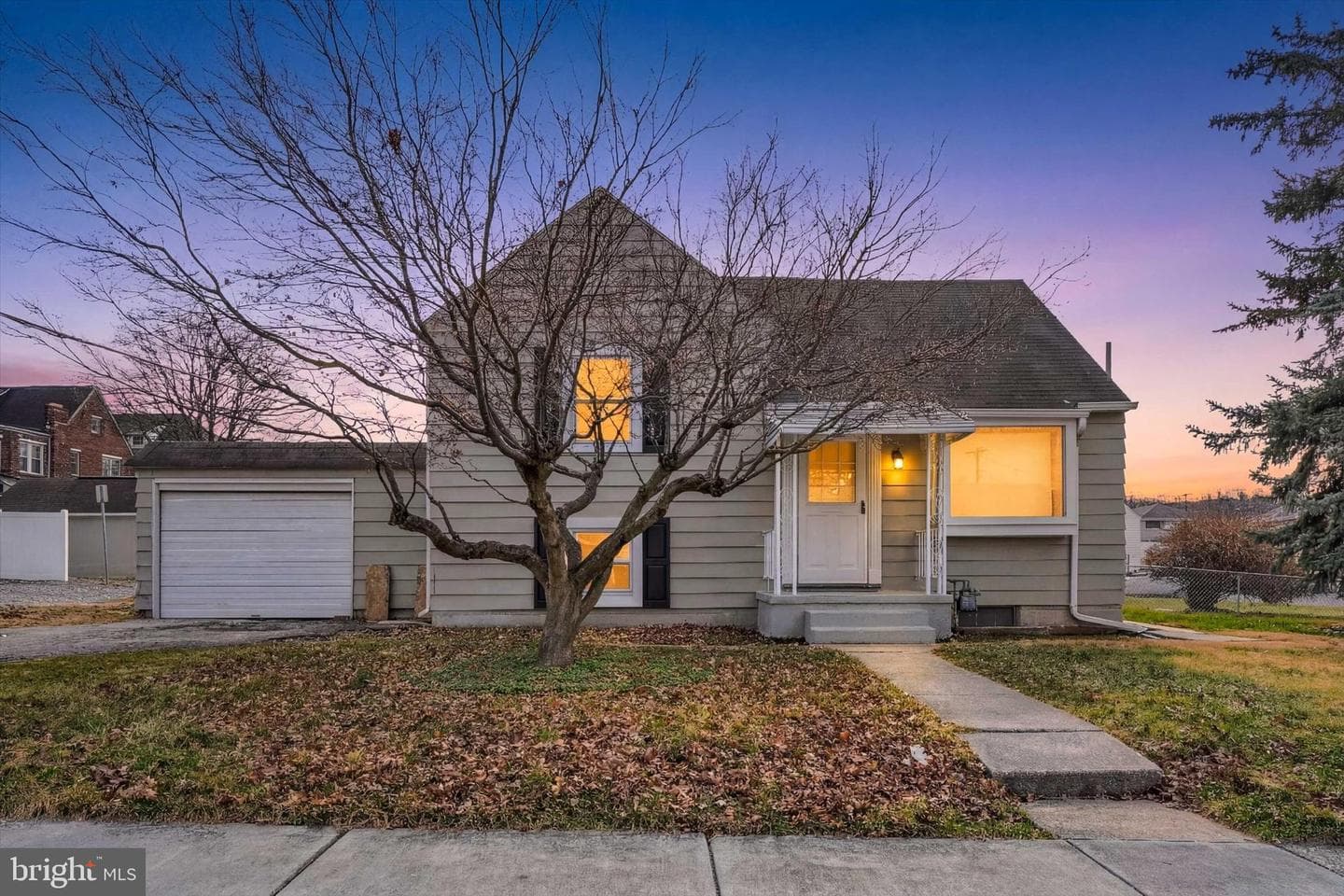720 Elm Terrace photo 1