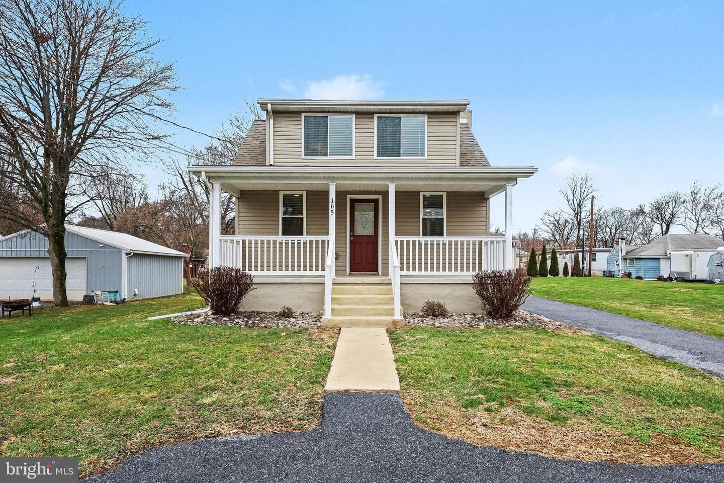 105 Hutton Road photo 1